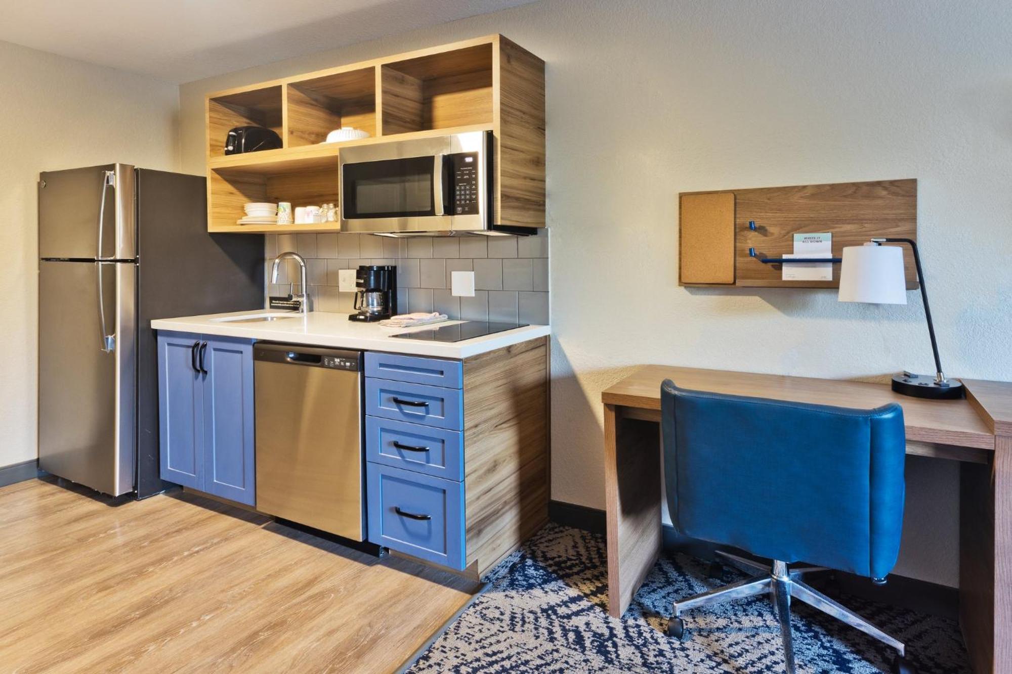 Candlewood Suites Eastchase Park By Ihg Montgomery Eksteriør bilde